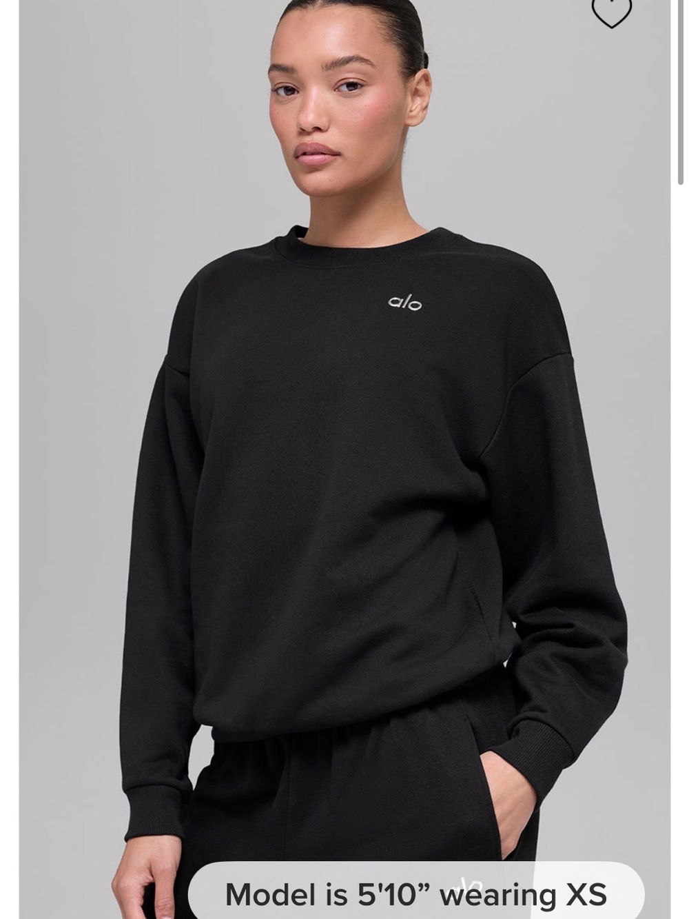Alo Yoga - Accolade Set 
Black Crop & Straight Leg Sweats